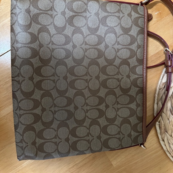 Coach Signature File Cross Body Bag - Picture 2 of 5